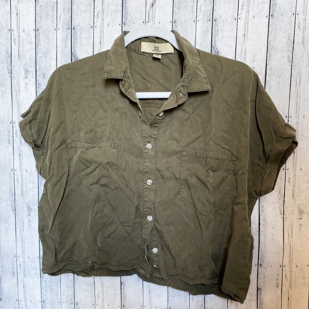 Thread and supply cropped button down